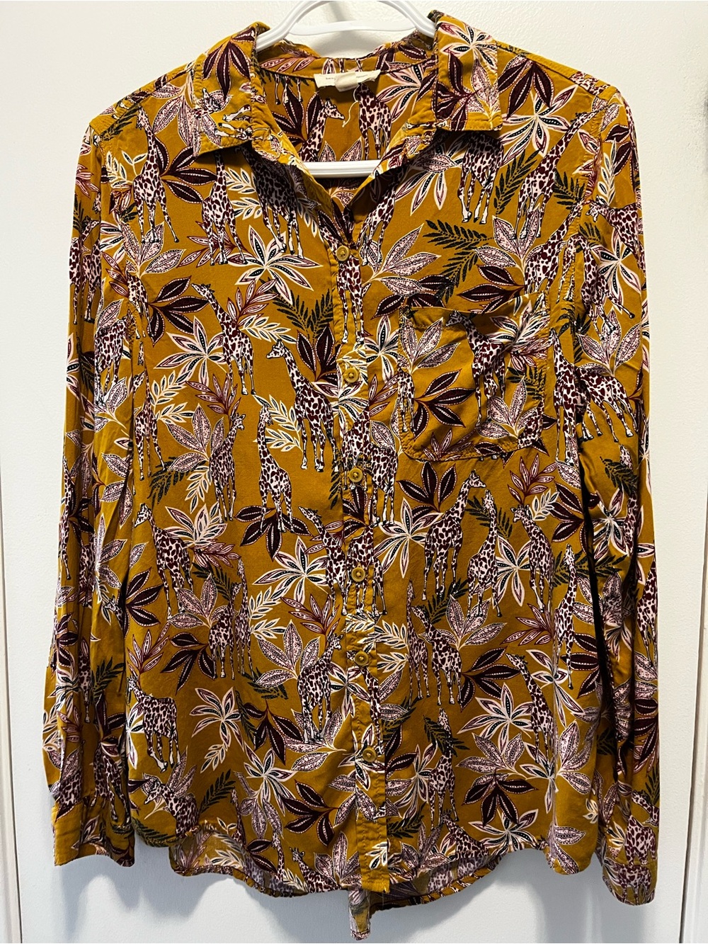 Giraffe Print Women Medium Yellow Floral Long Sleeve Button-Up Shirt